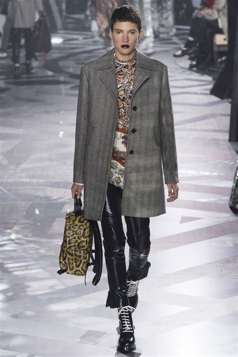 omzet louis vuitton 2016|Louis Vuitton Fall 2016 Ready.